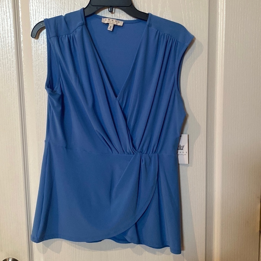 Chaus Sz M V-neck short sleeve peplum bottom top NWT
